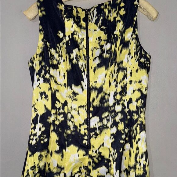 Taylor Black and Yellow Sleeveless Midi Sundress - Picture 11 of 11